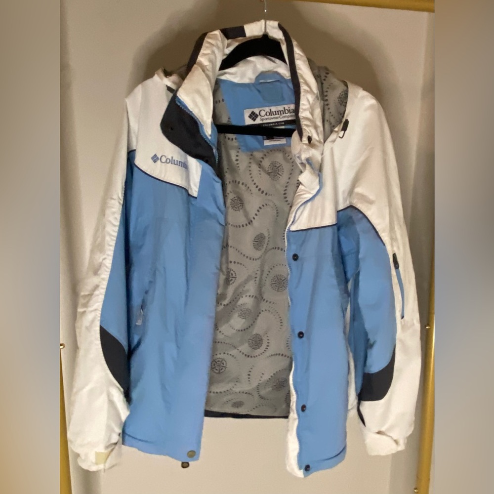Columbia Womens Core Blue and White Coat